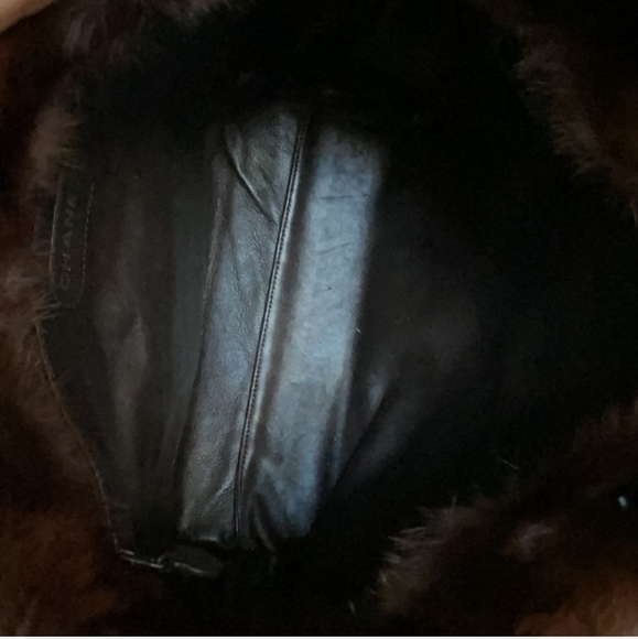 CHANEL Fur Purse - Picture 6 of 11